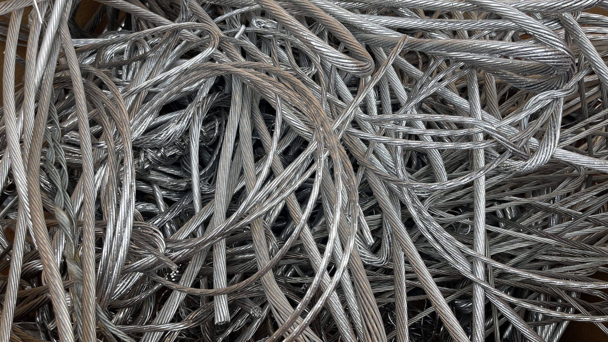 Clean Aluminum Wire